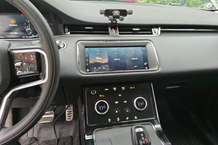 Used Land Rover Range Evoque 2021 Range Rover Evoque 200 PS R-Dynamic Standard Elite Edition Audio And AC Panel