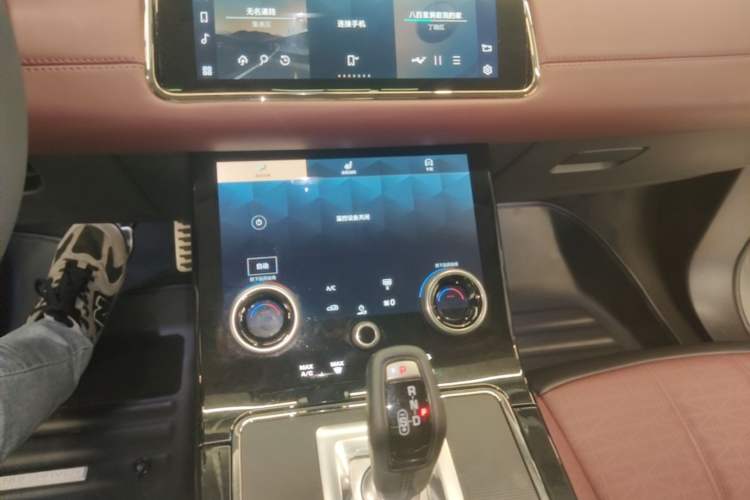 Used Land Rover Range Evoque 2021 Range Rover Velar L 249PS R-Dynamic First Edition Audio And AC Panel