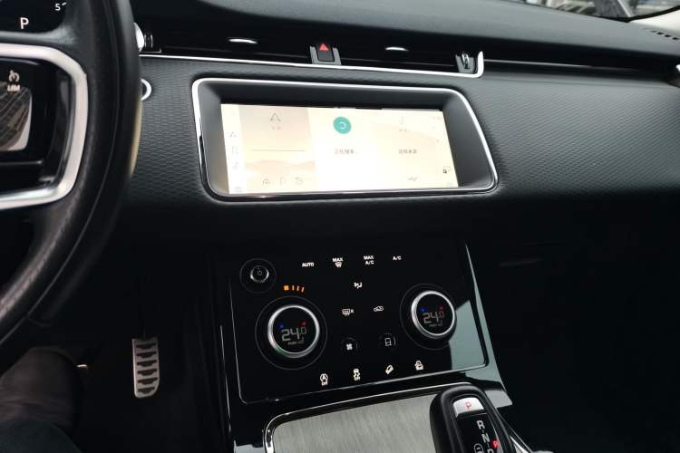 Used Land Rover Range Evoque 2021 Range Rover Velar L 249PS R-Dynamic First Edition Audio And AC Panel
