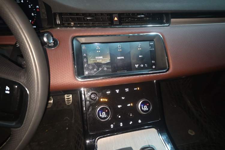 Used Land Rover Range Evoque 2021 Range Rover Velar 249 PS R-Dynamic S Performance Edition Audio And AC Panel