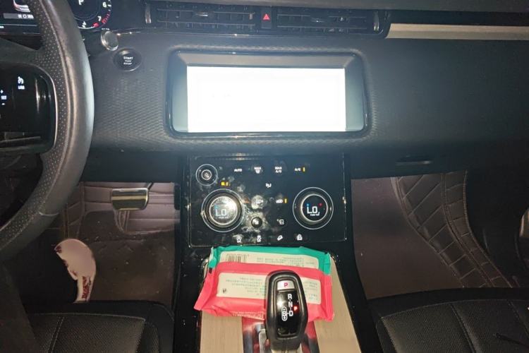 Used Land Rover Range Evoque 2021 Range Rover Velar 249 PS R-Dynamic S Performance Edition Audio And AC Panel