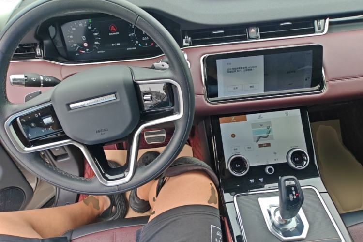 Used Land Rover Range Evoque 2021 Range Rover Velar L 249PS R-Dynamic First Edition Center Console