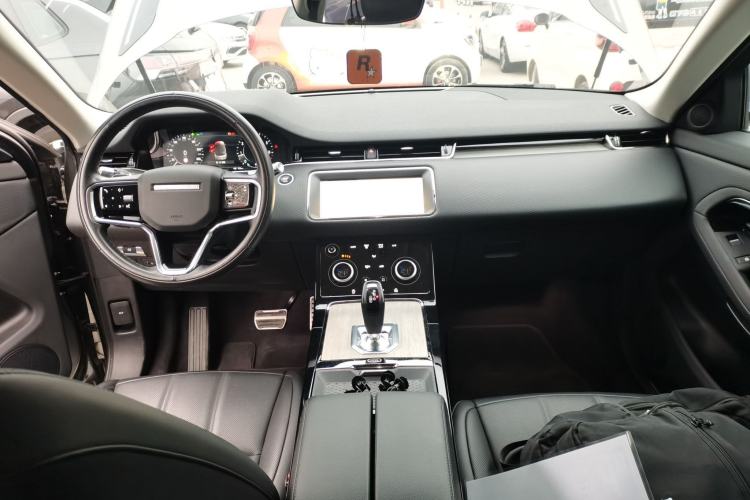Used Land Rover Range Evoque 2021 Range Rover Velar L 249PS R-Dynamic First Edition Center Console