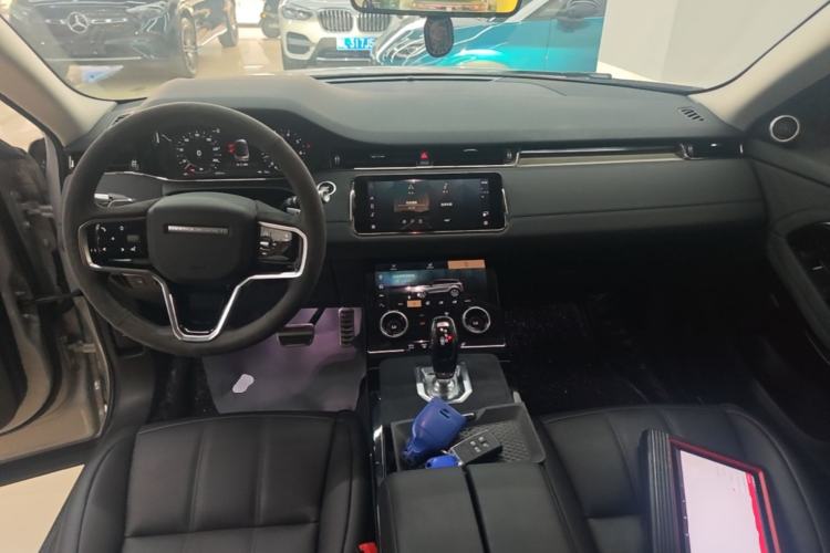 Used Land Rover Range Evoque 2021 Range Rover L 249 PS R-Dynamic SE Luxury Edition Center Console