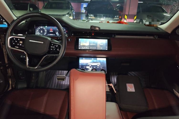 Used Land Rover Range Evoque 2021 Range Rover Velar 249 PS R-Dynamic HSE Luxury Edition Center Console