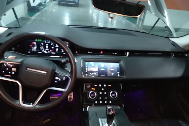 Used Land Rover Range Evoque 2021 Range Rover Evoque 200 PS R-Dynamic Standard Elite Edition Center Console