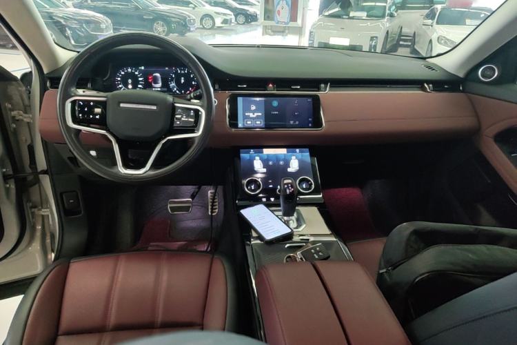 Used Land Rover Range Evoque 2021 Range Rover L 249 PS R-Dynamic SE Luxury Edition Center Console