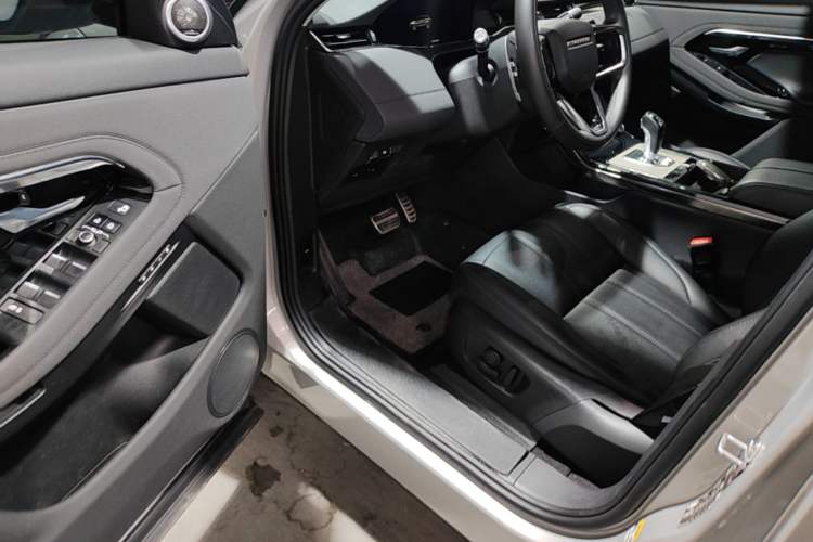 Used Land Rover Range Evoque 2021 Range Rover L 249 PS R-Dynamic SE Luxury Edition Driver Seat