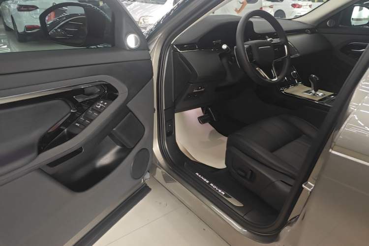 Used Land Rover Range Evoque 2021 Range Rover Velar 249 PS R-Dynamic S Performance Edition Driver Seat