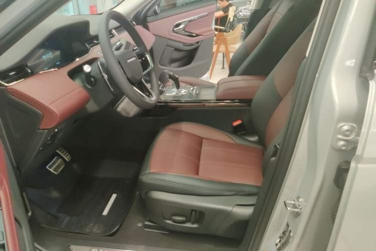Used Land Rover Range Evoque 2021 Range Rover Velar L 249PS R-Dynamic First Edition Driver Seat