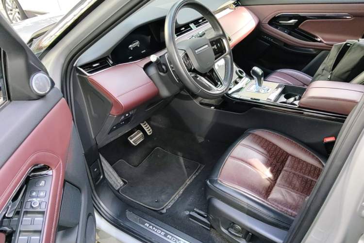 Used Land Rover Range Evoque 2021 Range Rover Velar 249 PS R-Dynamic HSE Luxury Edition Driver Seat
