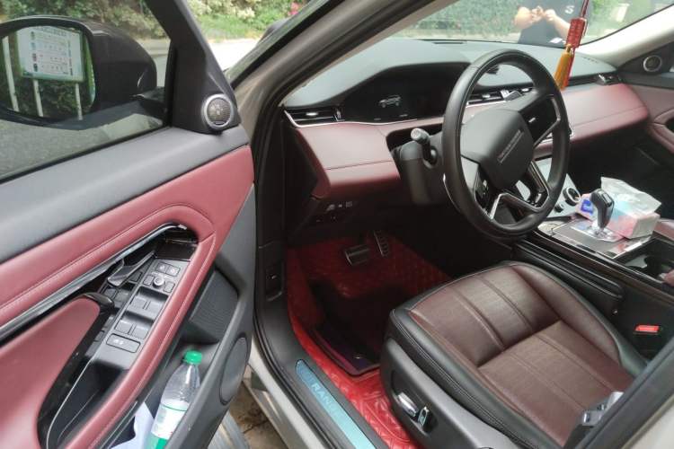 Used Land Rover Range Evoque 2021 Range Rover Velar 249 PS R-Dynamic S Performance Edition Driver Seat