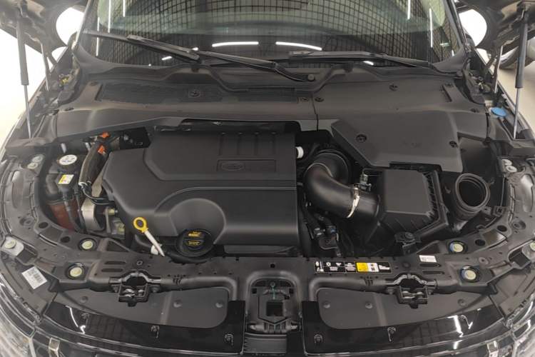 Used Land Rover Range Evoque 2021 Range Rover Velar 249 PS R-Dynamic S Performance Edition Engine Bay
