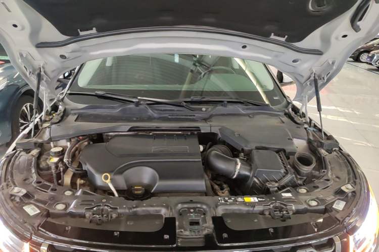 Used Land Rover Range Evoque 2021 Range Rover L 249 PS R-Dynamic SE Luxury Edition Engine Bay