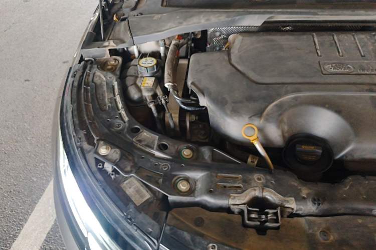 Used Land Rover Range Evoque 2021 Range Rover L 249 PS R-Dynamic SE Luxury Edition Engine Bay Right