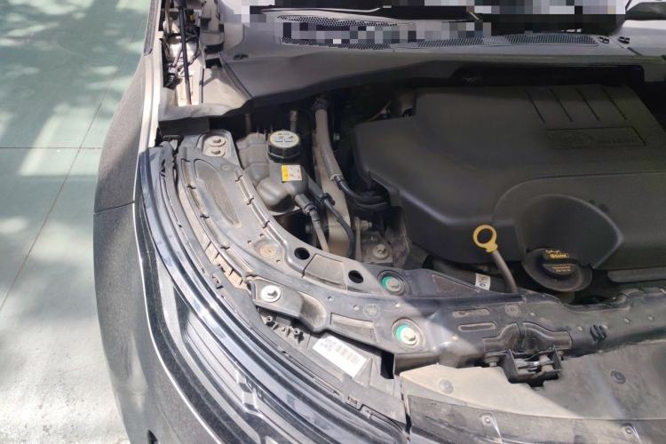 Used Land Rover Range Evoque 2021 Range Rover Velar 249 PS R-Dynamic S Performance Edition Engine Bay Right