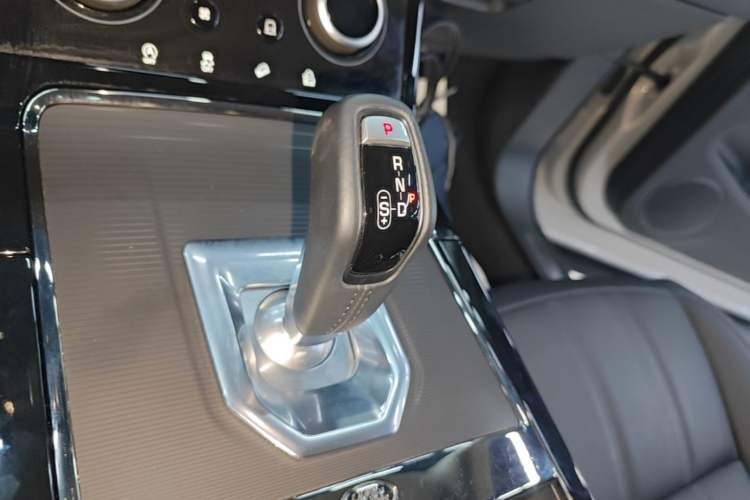 Used Land Rover Range Evoque 2021 Range Rover Evoque 200 PS R-Dynamic Standard Elite Edition Gear Lever
