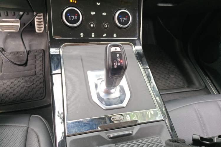 Used Land Rover Range Evoque 2021 Range Rover Evoque 200 PS R-Dynamic Standard Elite Edition Gear Lever