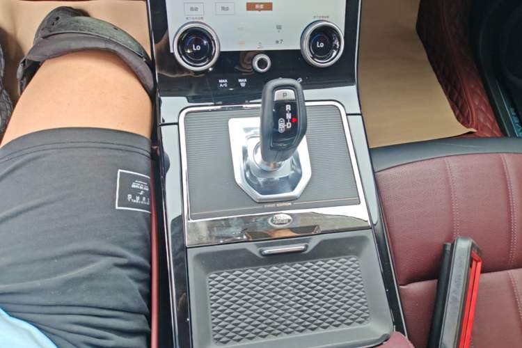 Used Land Rover Range Evoque 2021 Range Rover Velar L 249PS R-Dynamic First Edition Gear Lever