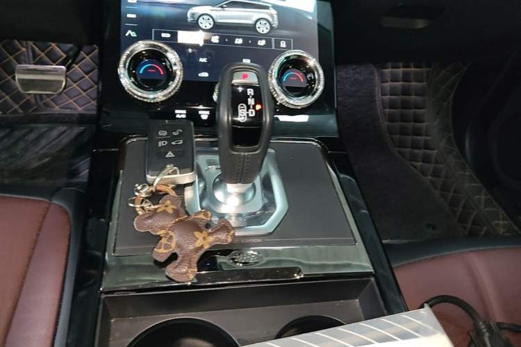 Used Land Rover Range Evoque 2021 Range Rover Velar L 249PS R-Dynamic First Edition Gear Lever