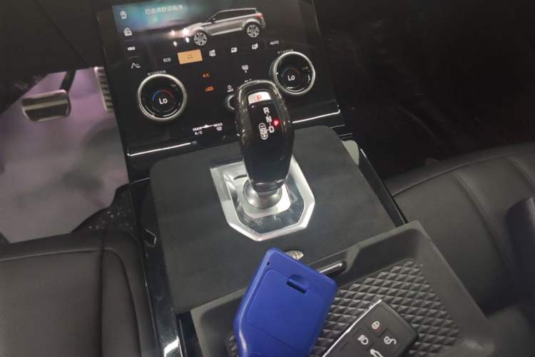 Used Land Rover Range Evoque 2021 Range Rover L 249 PS R-Dynamic SE Luxury Edition Gear Lever