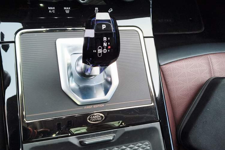 Used Land Rover Range Evoque 2021 Range Rover Velar L 249PS R-Dynamic First Edition Gear Lever