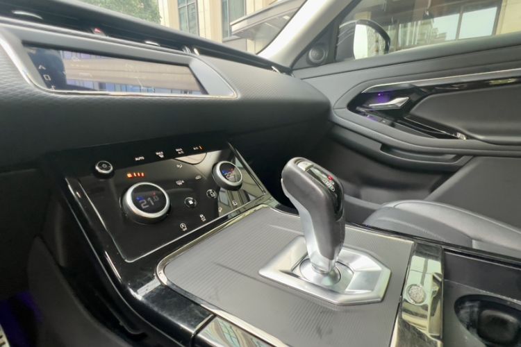Used Land Rover Range Evoque 2021 Range Rover Evoque 200 PS R-Dynamic Standard Elite Edition Gear Lever