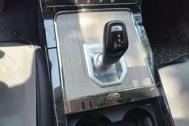 Used Land Rover Range Evoque 2021 Range Rover Velar L 249PS R-Dynamic First Edition Gear Lever