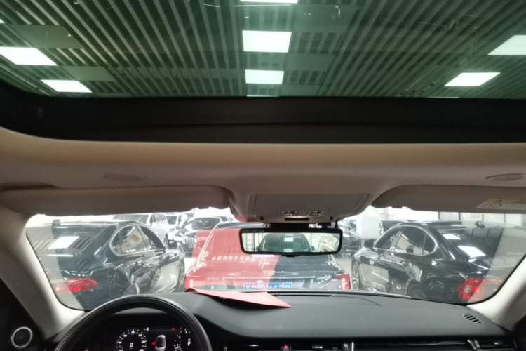 Used Land Rover Range Evoque 2021 Range Rover Velar 249 PS R-Dynamic HSE Luxury Edition Headliner