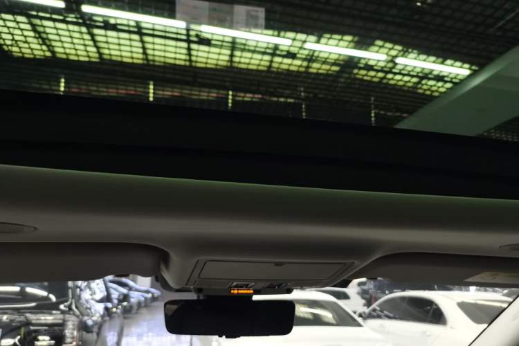 Used Land Rover Range Evoque 2021 Range Rover Velar 249 PS R-Dynamic HSE Luxury Edition Headliner