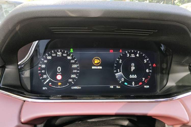 Used Land Rover Range Evoque 2021 Range Rover Velar 249 PS R-Dynamic HSE Luxury Edition Instrument Cluster
