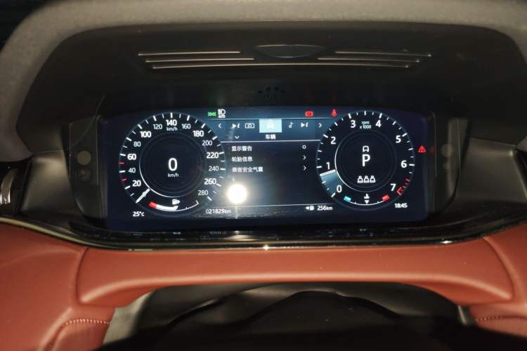 Used Land Rover Range Evoque 2021 Range Rover Velar 249 PS R-Dynamic HSE Luxury Edition Instrument Cluster