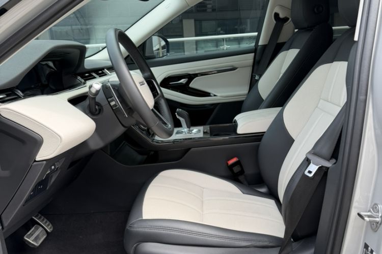 Used Land Rover Range Evoque 2021 Range Rover Velar 249 PS R-Dynamic S Performance Edition Interior 1