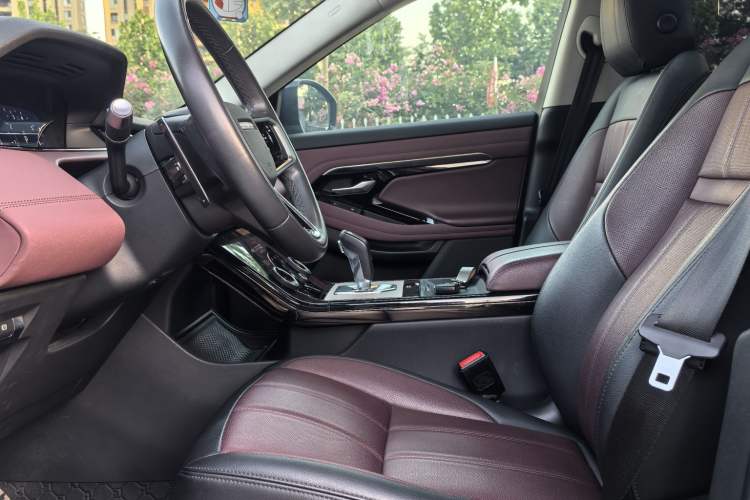 Used Land Rover Range Evoque 2021 Range Rover L 249 PS R-Dynamic SE Luxury Edition Interior 2