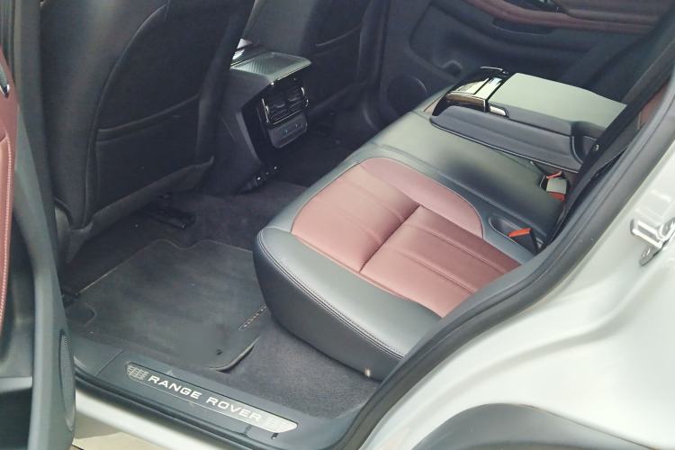 Used Land Rover Range Evoque 2021 Range Rover Velar L 249PS R-Dynamic First Edition Interior 4