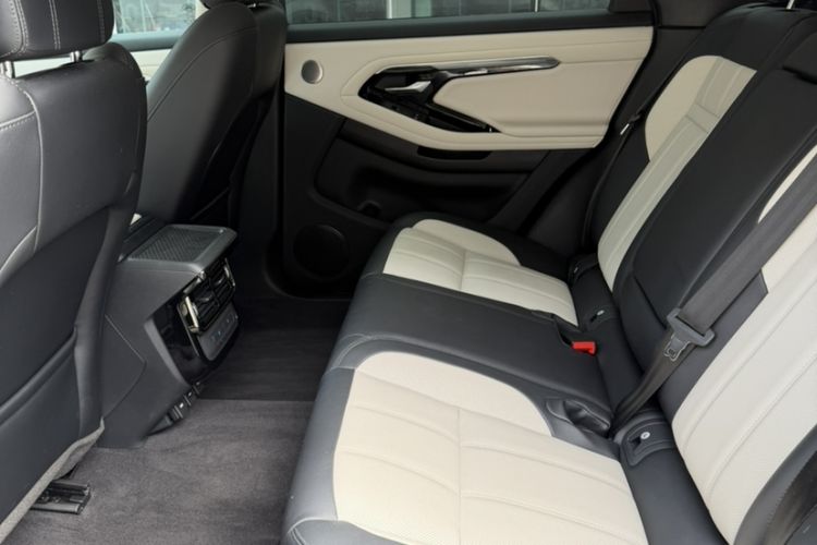Used Land Rover Range Evoque 2021 Range Rover Velar 249 PS R-Dynamic S Performance Edition Interior 5
