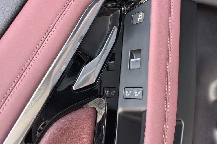 Used Land Rover Range Evoque 2021 Range Rover L 249 PS R-Dynamic SE Luxury Edition Interior 5