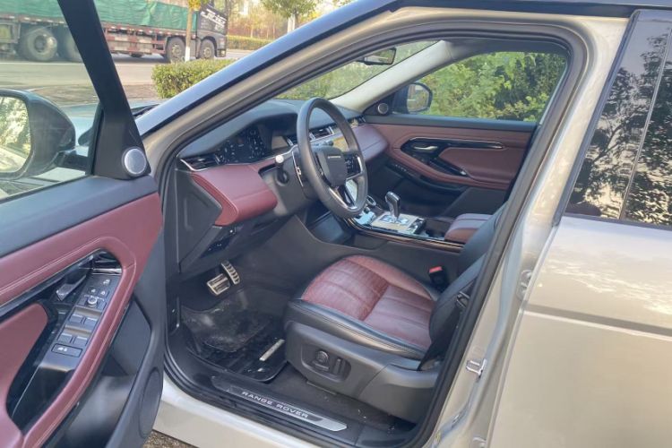 Used Land Rover Range Evoque 2021 Range Rover Velar 249 PS R-Dynamic HSE Luxury Edition Interior 6