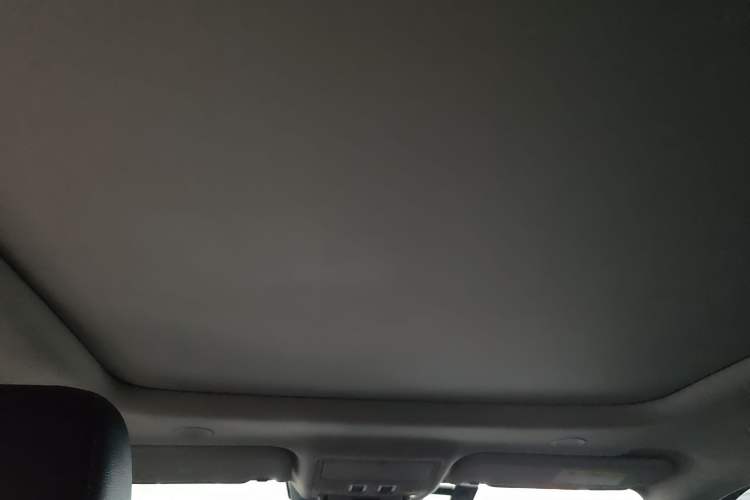 Used Land Rover Range Evoque 2021 Range Rover Velar L 249PS R-Dynamic First Edition Interior 7