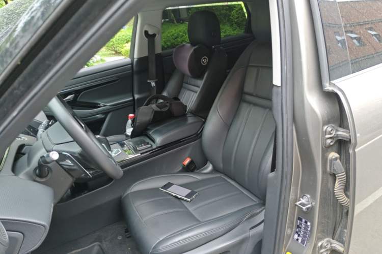 Used Land Rover Range Evoque 2021 Range Rover Evoque 200 PS R-Dynamic Standard Elite Edition Left Front Seat
