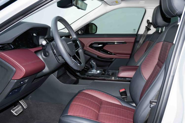 Used Land Rover Range Evoque 2021 Range Rover Velar L 249PS R-Dynamic First Edition Left Front Seat