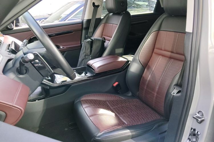 Used Land Rover Range Evoque 2021 Range Rover Velar 249 PS R-Dynamic HSE Luxury Edition Left Front Seat