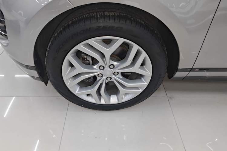 Used Land Rover Range Evoque 2021 Range Rover Evoque 200 PS R-Dynamic Standard Elite Edition Left Front Wheel Hub