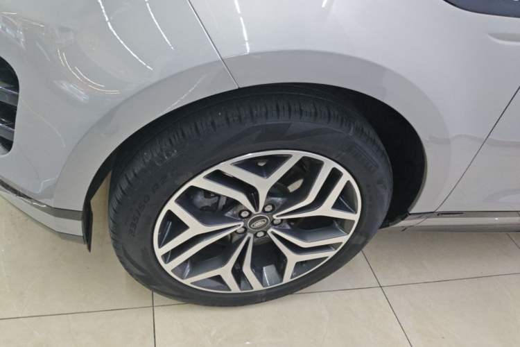 Used Land Rover Range Evoque 2021 Range Rover Velar L 249PS R-Dynamic First Edition Left Front Wheel Hub