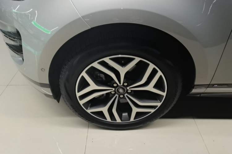 Used Land Rover Range Evoque 2021 Range Rover L 249 PS R-Dynamic SE Luxury Edition Left Front Wheel Hub