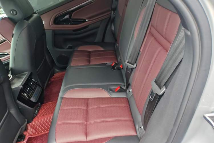 Used Land Rover Range Evoque 2021 Range Rover Velar L 249PS R-Dynamic First Edition Left Rear Seat