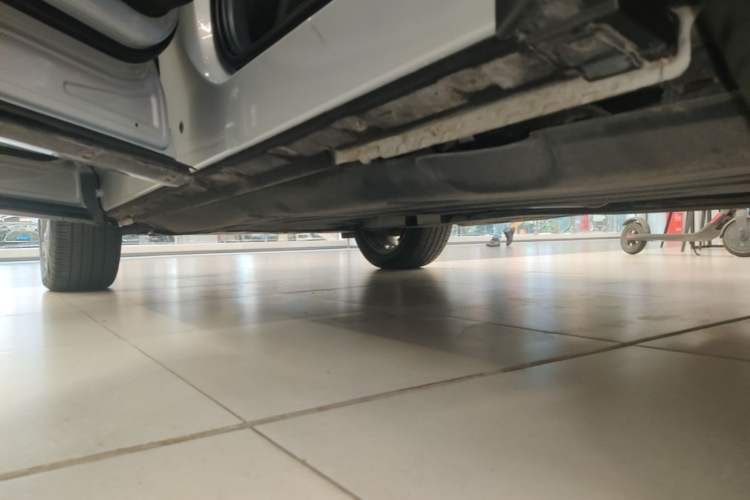 Used Land Rover Range Evoque 2021 Range Rover Velar L 249PS R-Dynamic First Edition Left Side Sill