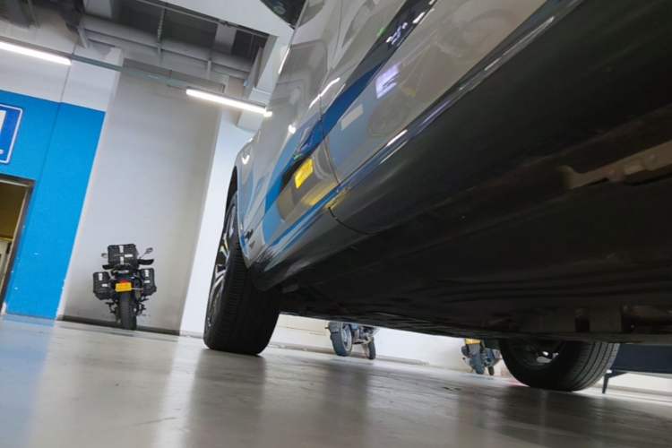 Used Land Rover Range Evoque 2021 Range Rover Velar 249 PS R-Dynamic S Performance Edition Left Side Sill