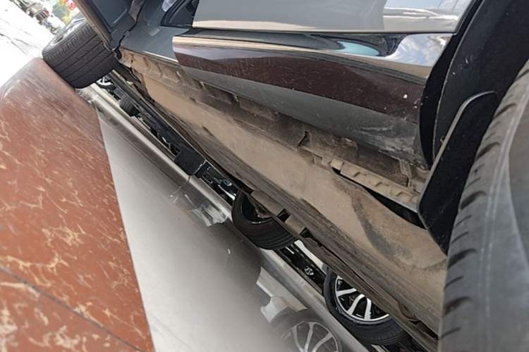 Used Land Rover Range Evoque 2021 Range Rover Velar 249 PS R-Dynamic S Performance Edition Left Side Sill