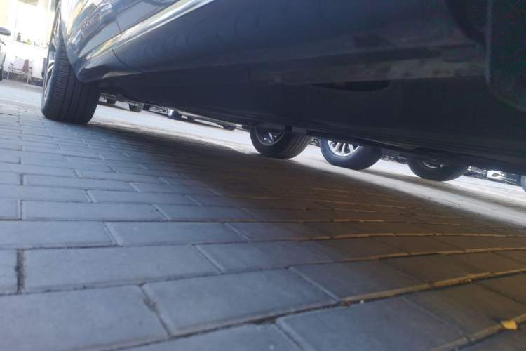 Used Land Rover Range Evoque 2021 Range Rover Velar 249 PS R-Dynamic HSE Luxury Edition Left Side Sill